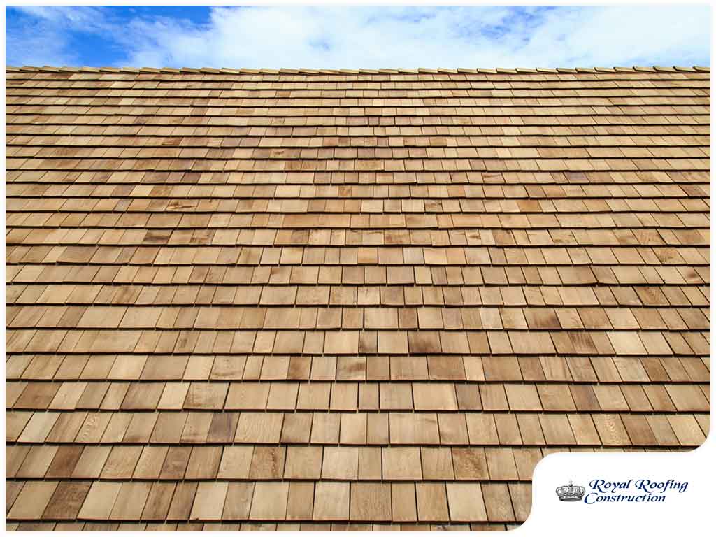 5 Things You Need to Know About Wood Roofing - Royal Roofing Construction